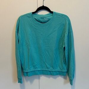Athleta Aqua Blue Women's crew neck lightweight shirt